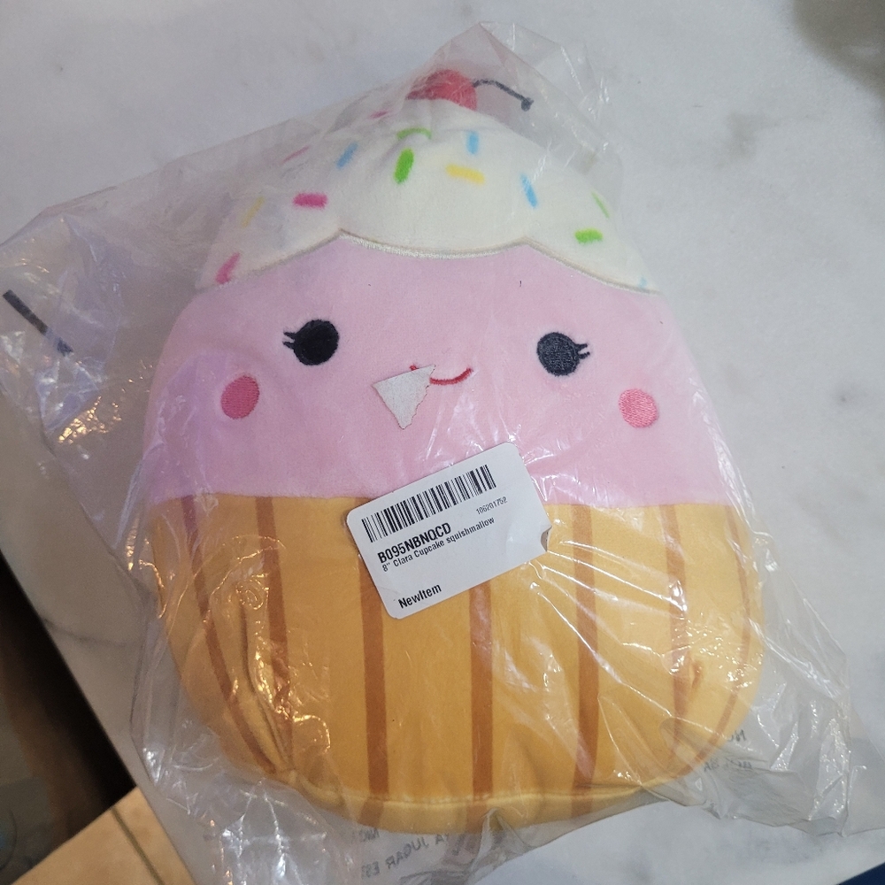 Squishmallow Clara Cupcake 8" Plush Dessert Ice cream Sundae Food Squad Pink Toy